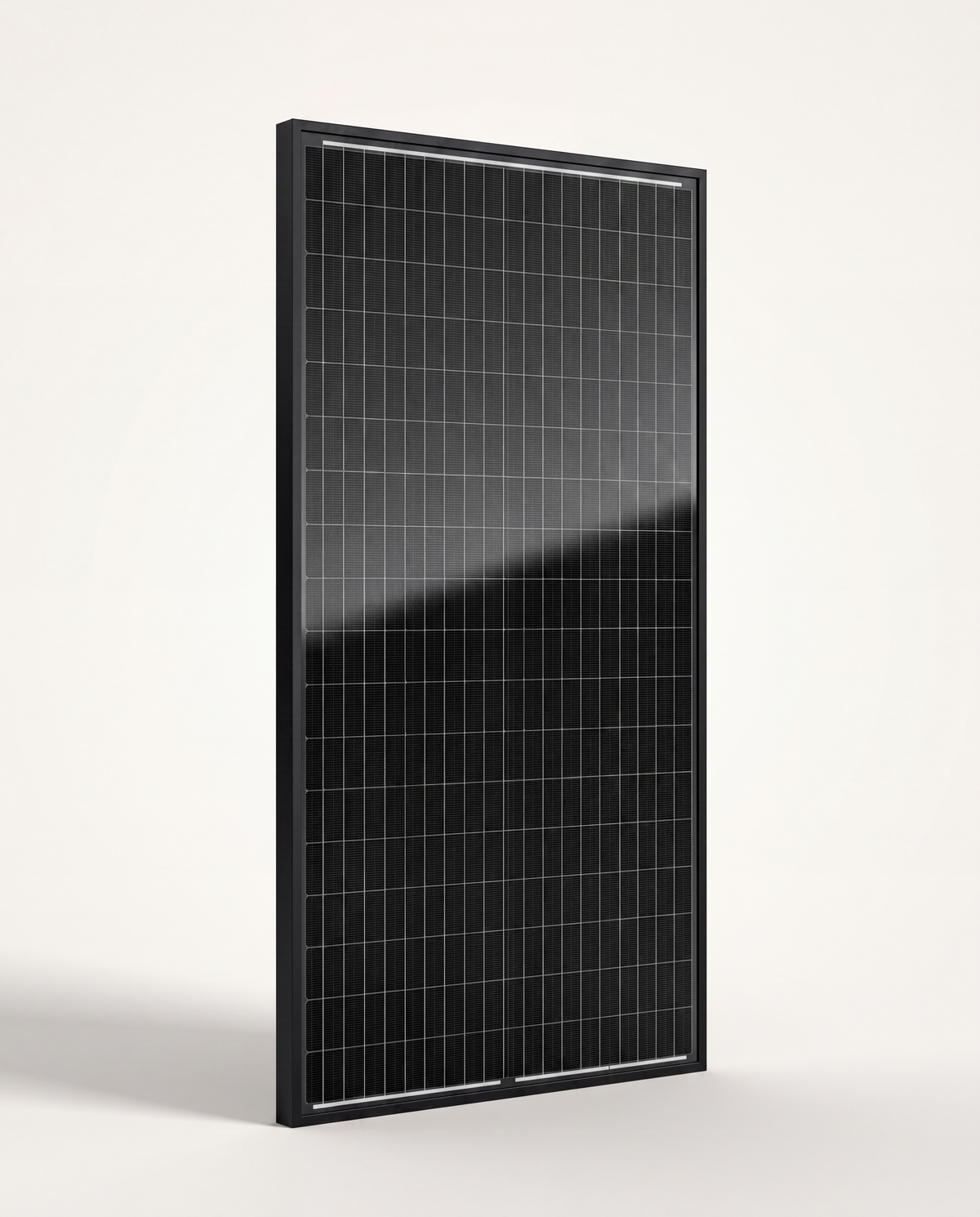 Panneau solaire rigide 100 W SOLMIRE, packshot studio