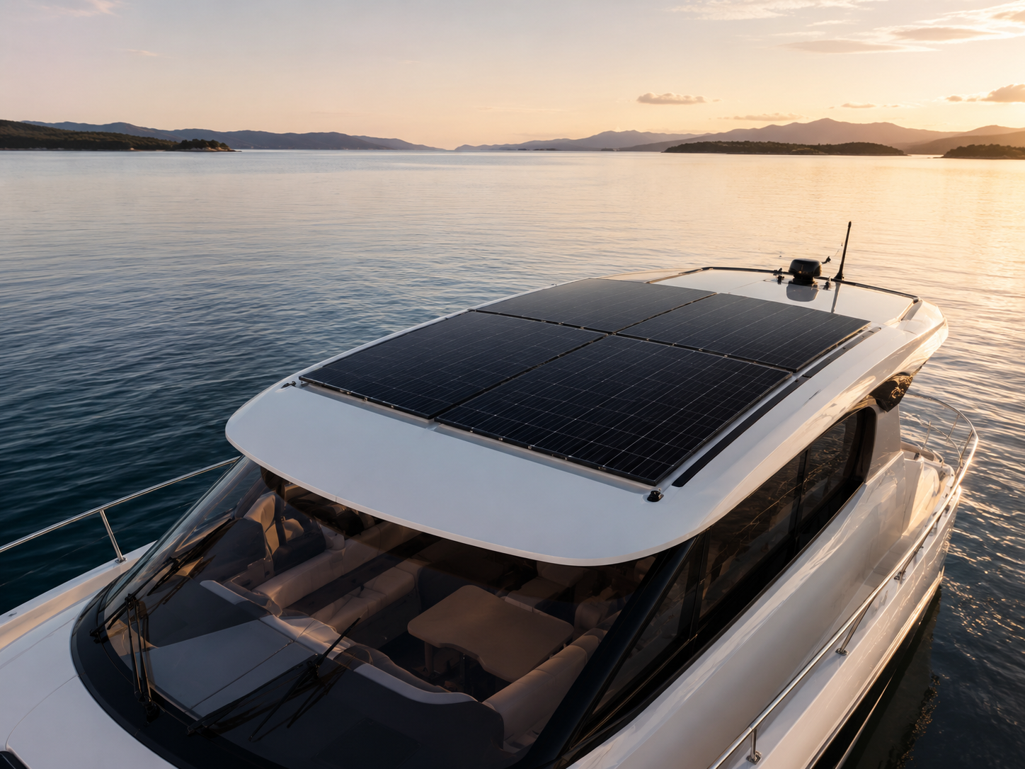 Installation solaire rigide sur bateau