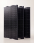 Kit solaire SOLMIRE Trio 300 avec trois panneaux rigides 100 W, packshot studio premium